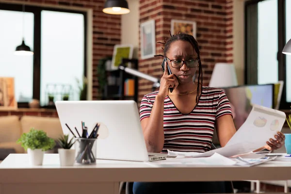 Freelancer Talking Smartphone Discussing Report Remote Analyst Looking Charts Diagrams — Stock Photo, Image