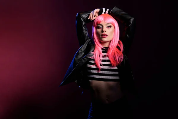 Sexy Beautiful Adult Pink Hair Wearing Leather Jacket Studio Dark — Stock Photo, Image
