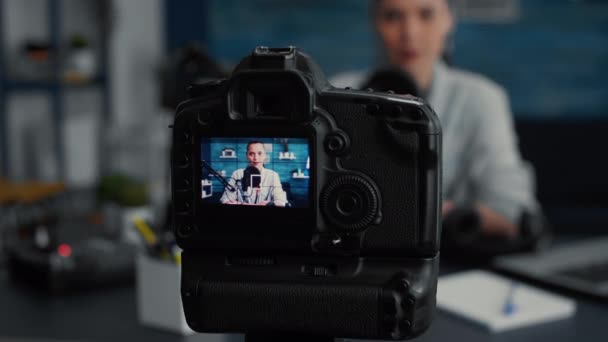 Professional Camera Recording Social Media Influencer Daily Vlog While Talking — Vídeo de Stock