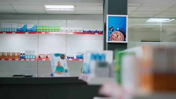 Пустой Аптечный Магазин Коробками Упаковками Лекарствах Полки Розничных Магазинов Фармацевтическими — стоковое фото