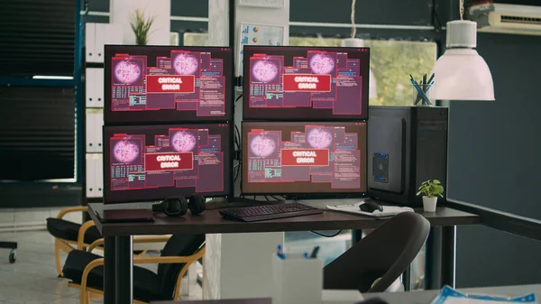 Prázdná Kancelář Počítačovými Monitory Ukazujícími Systémovou Chybu Hackerským Útokem Ukazující — Stock fotografie