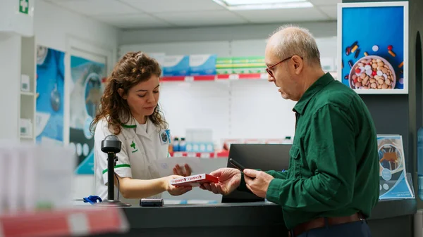Medical Worker Helping Senior Man Prescription Medicine Giving Treatment Pills — Stock Photo, Image