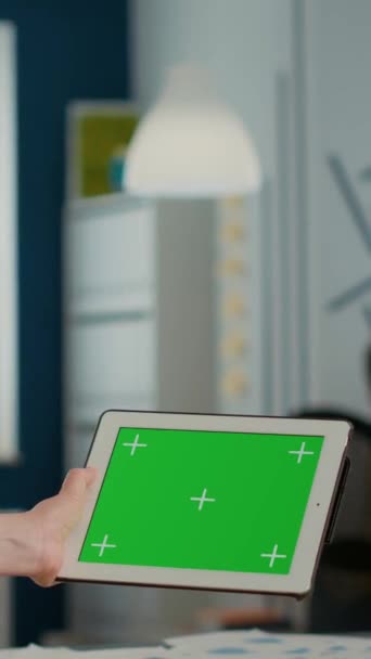 Woman Holding Tablet Green Screen Mockup Display Standing Busy Startup — Vídeo de Stock