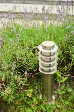 Wall Street lambası, evin terasında hava durumu lambası.