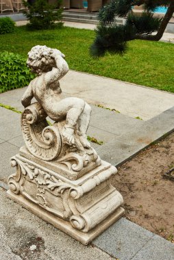 Peyzaj tasarım parkında, çevrede ve bölgede heykeller