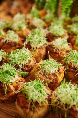 Buğday filizli tarçın, fırın hamur işleri, sergilenen çörekler.