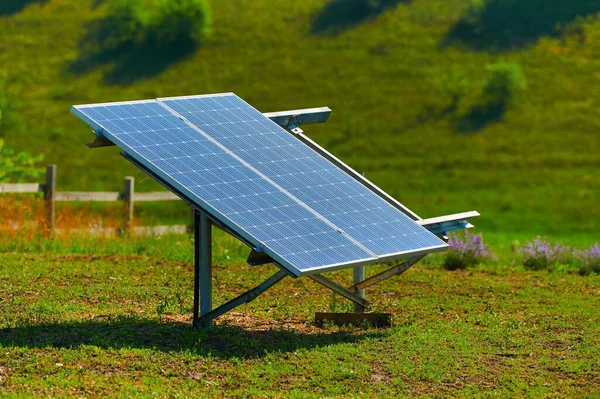 Outdoor Solar Panel Installed Legs Nature Green Alternative Energy — Fotografia de Stock