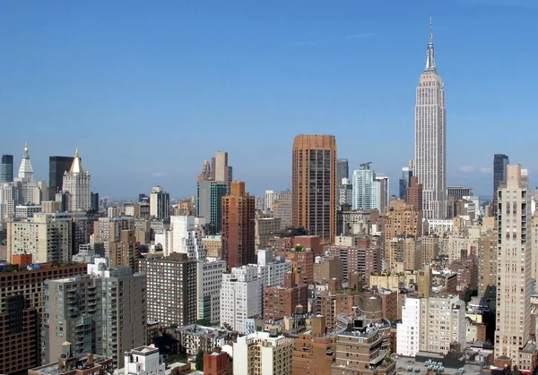 Manhattan Skyline mit Empire State Building — Stockfoto