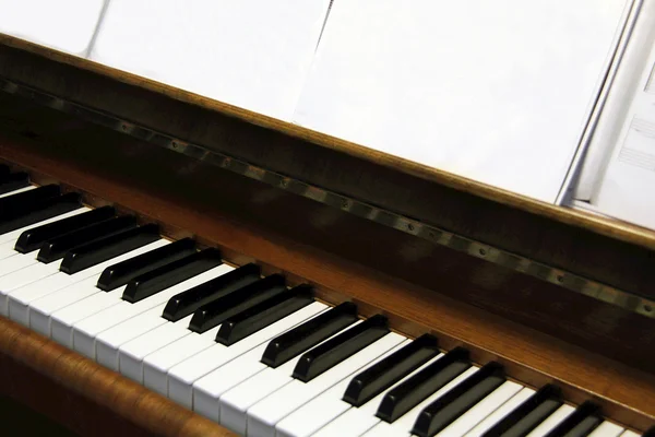 Oude piano toetsen — Stockfoto