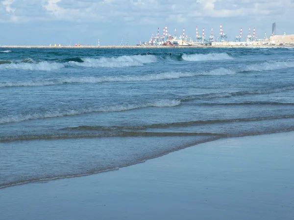 วิวหาดอัชโดดและท่าเรือ อิสราเอล — ภาพถ่ายสต็อก