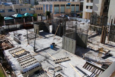 Beton işleri inşaat sitesinde