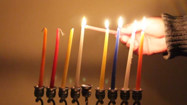 Ateşleme chanukah mumlar — Stok video