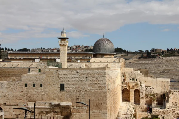 Al Aqsa e minarete — Fotografia de Stock