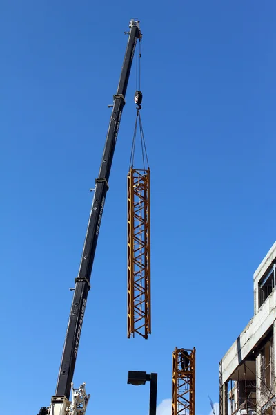 Tower crane dismantling — Stock Photo, Image