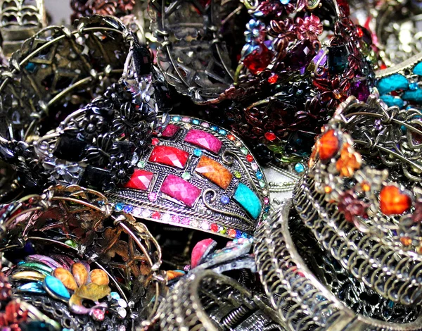 Women's jewelry at the flea market. Selective focus — Stock Photo, Image