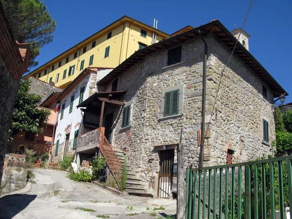 Romantik İtalyan küçük bir kasaba — Stok fotoğraf