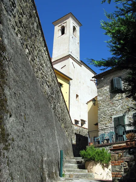 Romantische Italiaanse kleine stad — Stockfoto