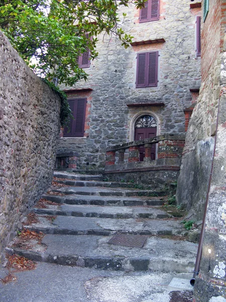 Romantisk italiensk småstad — Stockfoto