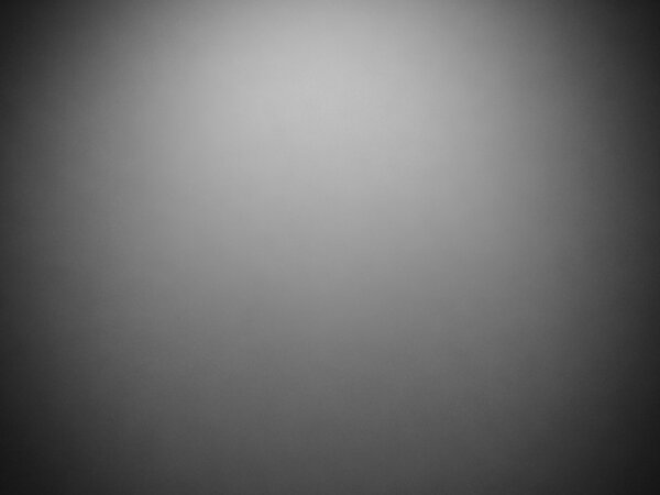 Абстрактный винтажный гранж темно-серый фон с черной рамкой виньетки на границе и центре внимания
