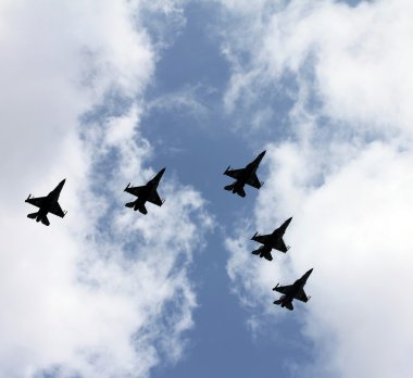 Bağımsızlık günü onuruna tören, İsrail Hava Kuvvetleri uçakları (beş jet avcı). tel aviv, İsrail