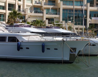 Özel yat, gemide yansıması