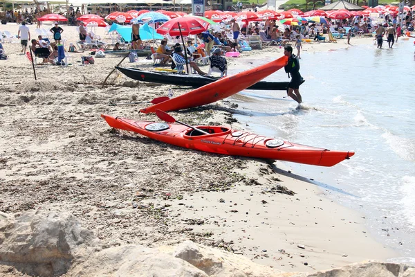 Kayaks on the beach — Stock Photo, Image