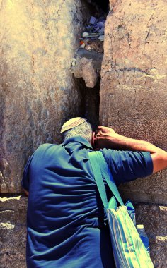 Yahudi tapan ağlama duvarı dua