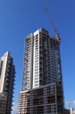 tel Aviv'de yeni modern yüksek binalar