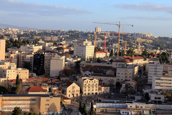 Jerusalem, israel - 9 december: samtida västra jerusalem på vintern på den 9 december, 2013 i jerusalem, israel — Stockfoto