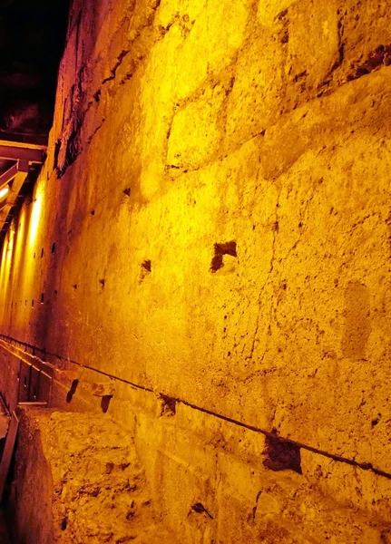 Western Wall Tunnel. 485 metres. The biggest stone - 510 long tons — Stock Photo, Image