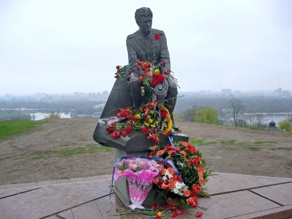 Nuovo monumento al famoso attore cinematografico Leonid Bykov. Kiev, Ucraina — Foto Stock