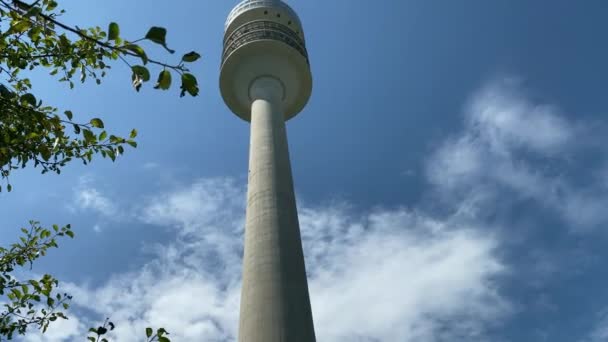 München Der Olympiaturm Hat Eine Gesamthöhe Von 291 Und Ein — Stockvideo