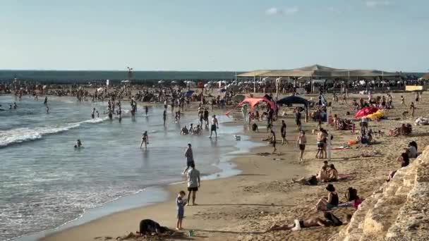 Tel Aviv Israël Mei 2021 Onbekende Mannen Vrouwen Het Strand — Stockvideo