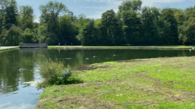 Münih, Almanya - 30 Temmuz 2021 Nymphenburg sarayı ve park kompleksi. 4K