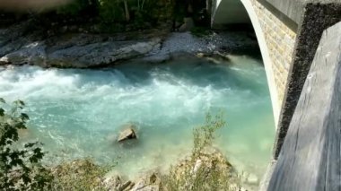 Alpler 'deki (Tyrol, Avusturya) Wild River Rissbach (Ribach). HD