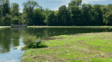 Münih, Almanya - 30 Temmuz 2021 Nymphenburg sarayı ve park kompleksi. 4K
