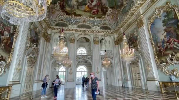 Munich Duitsland Augustus 2021 Toeristen Een Van Prachtige Hallen Van — Stockvideo