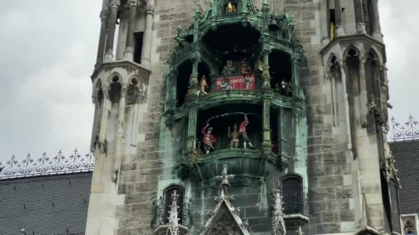 München Berühmtes Neues Rathaus Marienplatz Glockenspiel Musik Video Mit Ton — Stockvideo