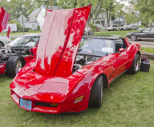 Czerwony 1980 chevy corvette — Zdjęcie stockowe