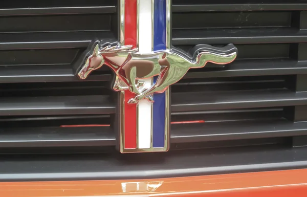 2012 Ford Mustang Boss 302 car Emblem — Stock Photo, Image