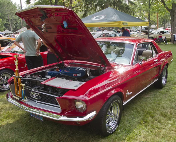 1968 Ford Mustang rosso — Foto Stock