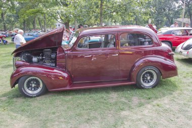 Zijaanzicht van een 1939 chevy meester deluxe