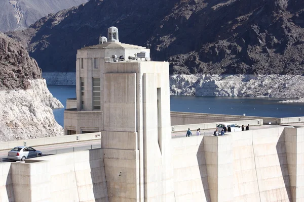 Watching at Hoover Dam Watching at Hoover Dam — Stock Photo, Image