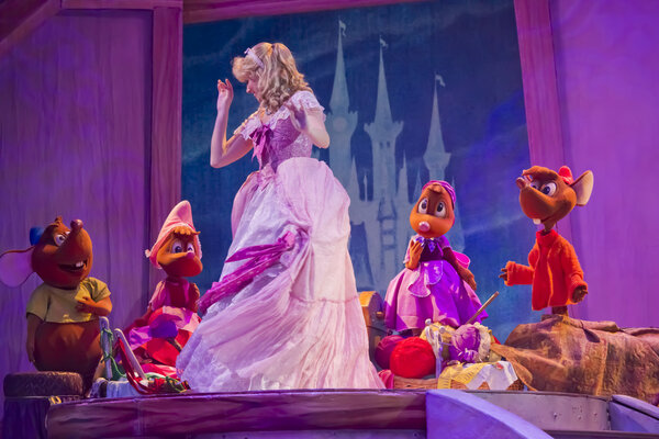 Платье Золушки и мыши
