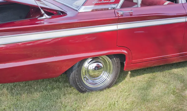 1963 Red Ford Fairlane Side panel — Stock Photo, Image