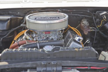 Beyaz chevy Impala ss motoru