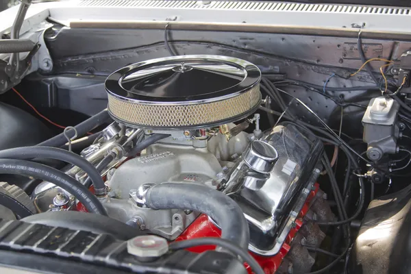 1966 weißer Chevy Chevelle ss Motor — Stockfoto