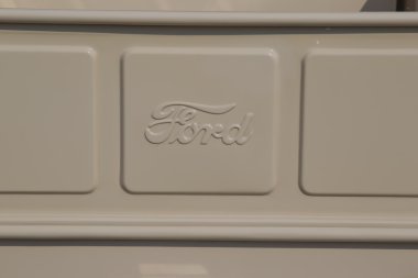1950 beyaz ford pikap Bagaj kapağı kapalı