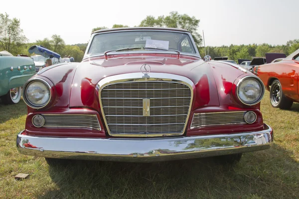 1964 Studebaker GT Hawk Front Low View — Stock Photo, Image