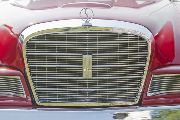 1964 studebaker gt hawk grill bliska — Zdjęcie stockowe